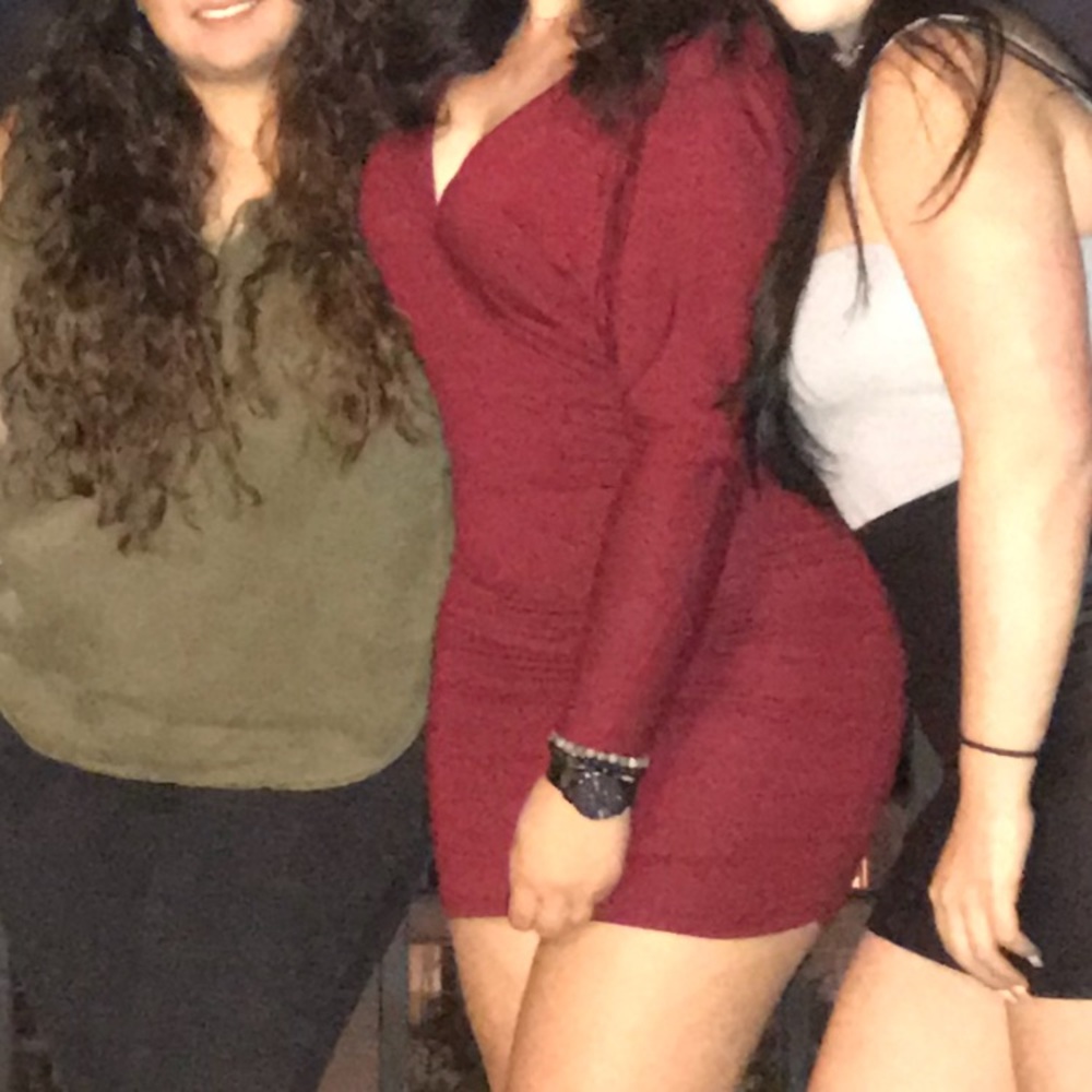 Burgundy long sleeve tight dress